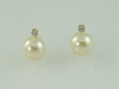 14KT Y/G 9mm Pearl and Cubic Stud