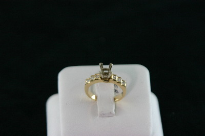 14KT Y/G semi-Princess Cut Diamond 0.40ct Ring 4.1gr