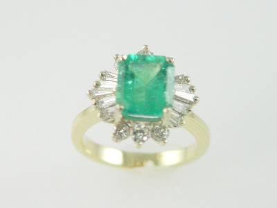 14KT Y/G Ballerina Round & Baguette Diamonds 1.20ct Emerald Cut Emerald 2.76ct.