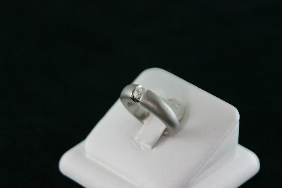 14KT White Gold "Tension Set" with One Round Diamond 0.33ct Band 12.4gr