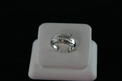 14KT White Gold Diamond Baguette & Round Diamond 0.40ct Band