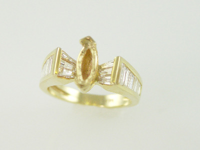 14KT Y/G Semi Diamond Channel Set Baguette 1.75ct Ring