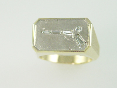 14KT Y/G Diamond Baguette 0.70ct Gun Ring - 15.1gr