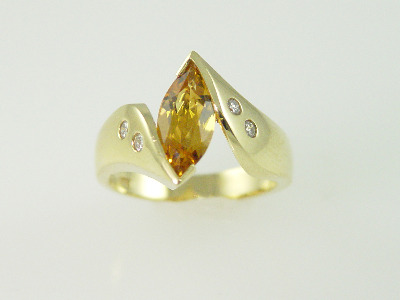 14KT Y/G Center Marquise Citrene 1.26ct/Diamonds flush set 0.15ct Ring