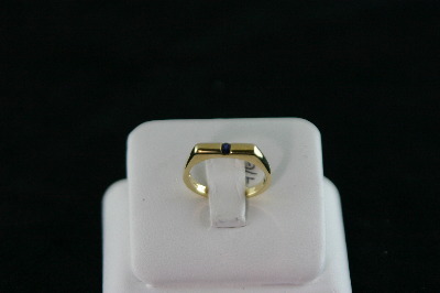 14KT White Gold ChannelSset Round Sapphire 0.10ct - square top Ring