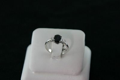 14KT Y/G Oval Sapphire 1.92ct two side Round Diamonds 0.22ct Ring