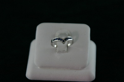 14KT White Gold Sapphire 0.40ct V Shape Band