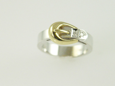 14KT White and Yellow Gold Buckle Diamind 0.10ct Ring