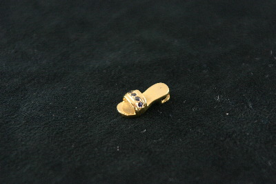 14KT Sapphire 0.18ct Sandel Pendant
