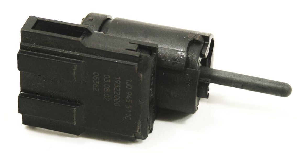 Brake Pedal Light Switch 99.505 VW Jetta Golf GTI MK4 1J0 945 511 C