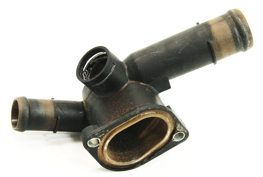 Coolant Flange 2.0 9905 VW Jetta Golf MK4 Beetle 06A 121 133 D