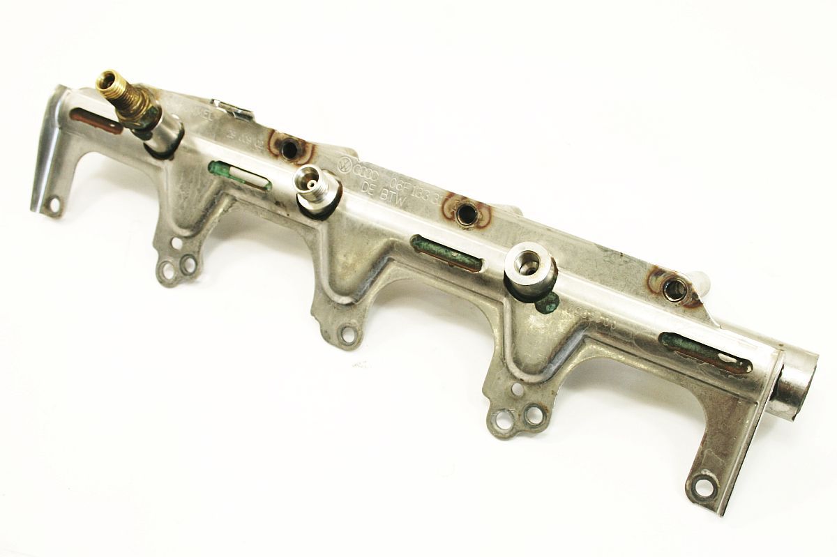 Fuel Distribution Rail 2.0T 0509 VW Jetta GTI Audi A3 A4 TT Eos 06F