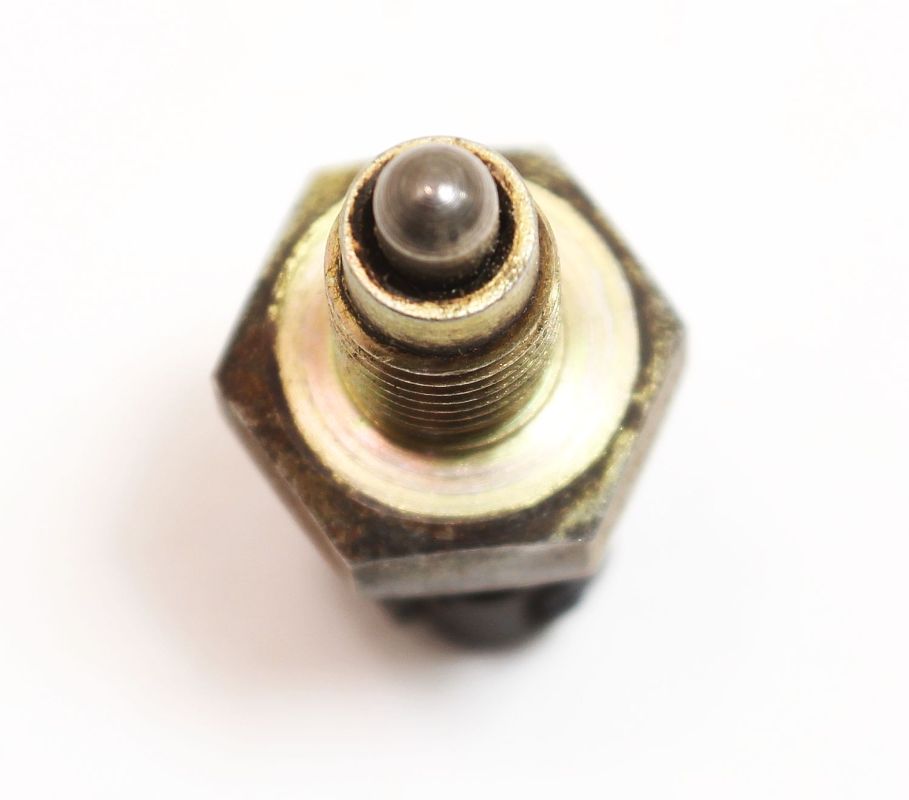 Backup Reverse Light Sensor Switch VW 9399 Jetta Golf GTI 020 945