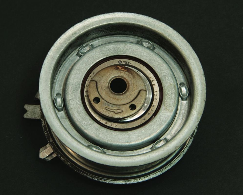 Tensioner Idler Pulley 9905 VW Jetta Golf Beetle 2.0 Mk4 06A 109 479