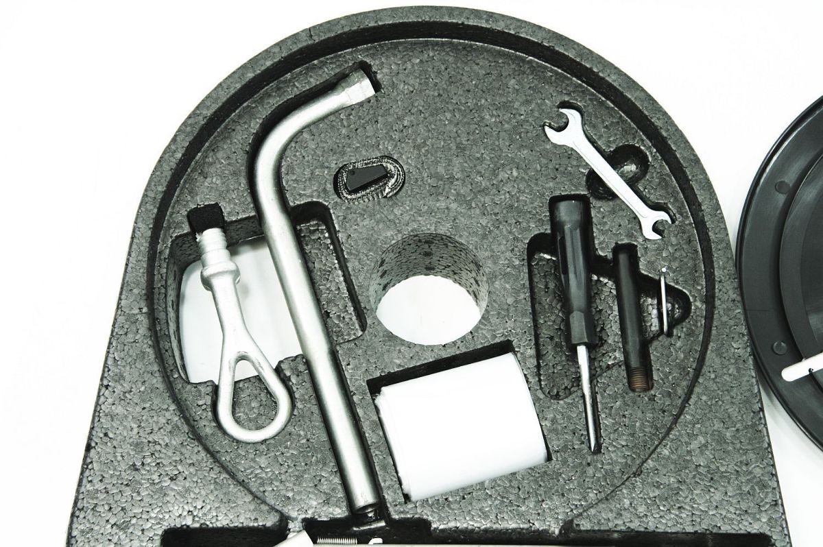 Spare Tire Tool Kit 0006 Audi TT MK1 FWD Jack Trunk Foam Box