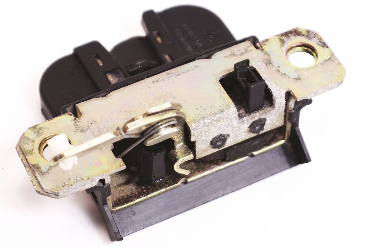 Hatch Latch 9810 VW Beetle Trunk Lid Lock Genuine 1C0 827 505 C