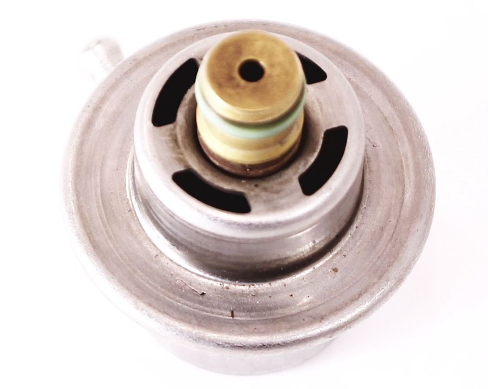 Fuel Pressure Regulator VW Jetta Golf GTI Beetle MK4 FPR 037 133