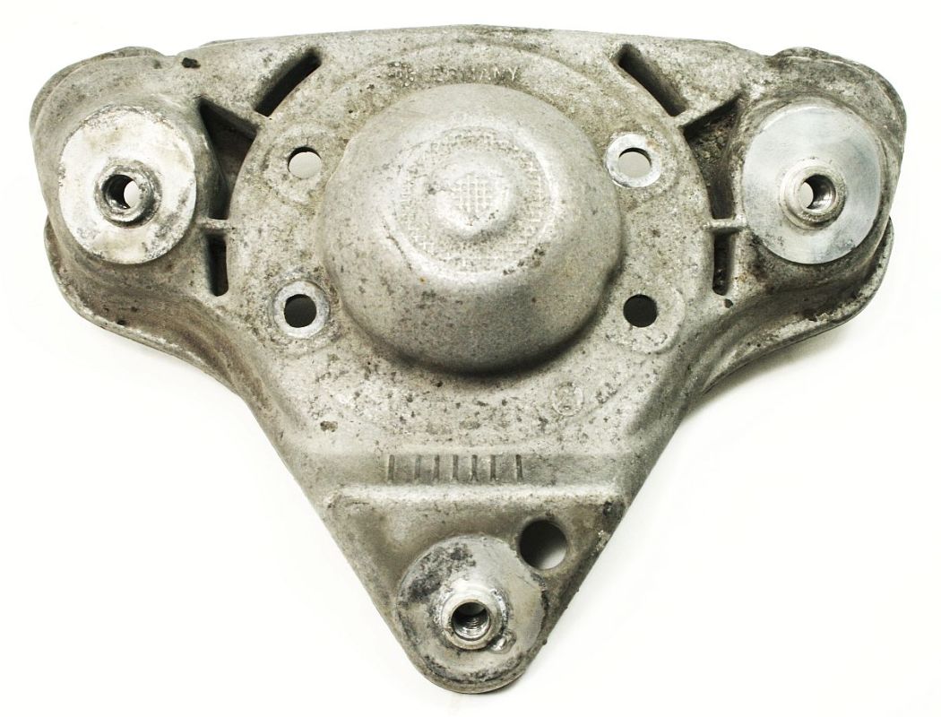 Front Upper Strut Mount Bracket 9805 Audi A4 A6 VW Passat 8D0 412