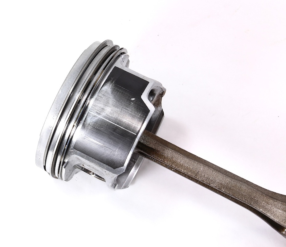 2.0 AEG Piston & Rod 9901 VW Jetta Golf Beetle MK4 Genuine