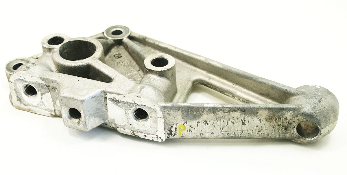 RH Engine Mount Bracket VR6 VW Jetta GTI MK4 1J0 199 354 F