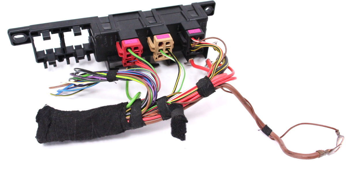 Under Dash Relay Panel Board 9805 VW Passat Audi A4 & Pigtails 8L0