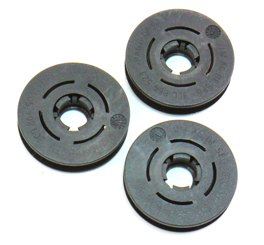 Carpet Floor Mat Retaining Clips 0510 VW Jetta Golf Rabbit MK5 3C0