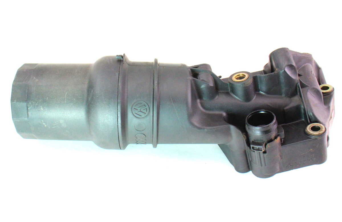 Oil Filter Housing 0510 VW Jetta Golf Rabbit MK5 2.5 2.5L 07K 115