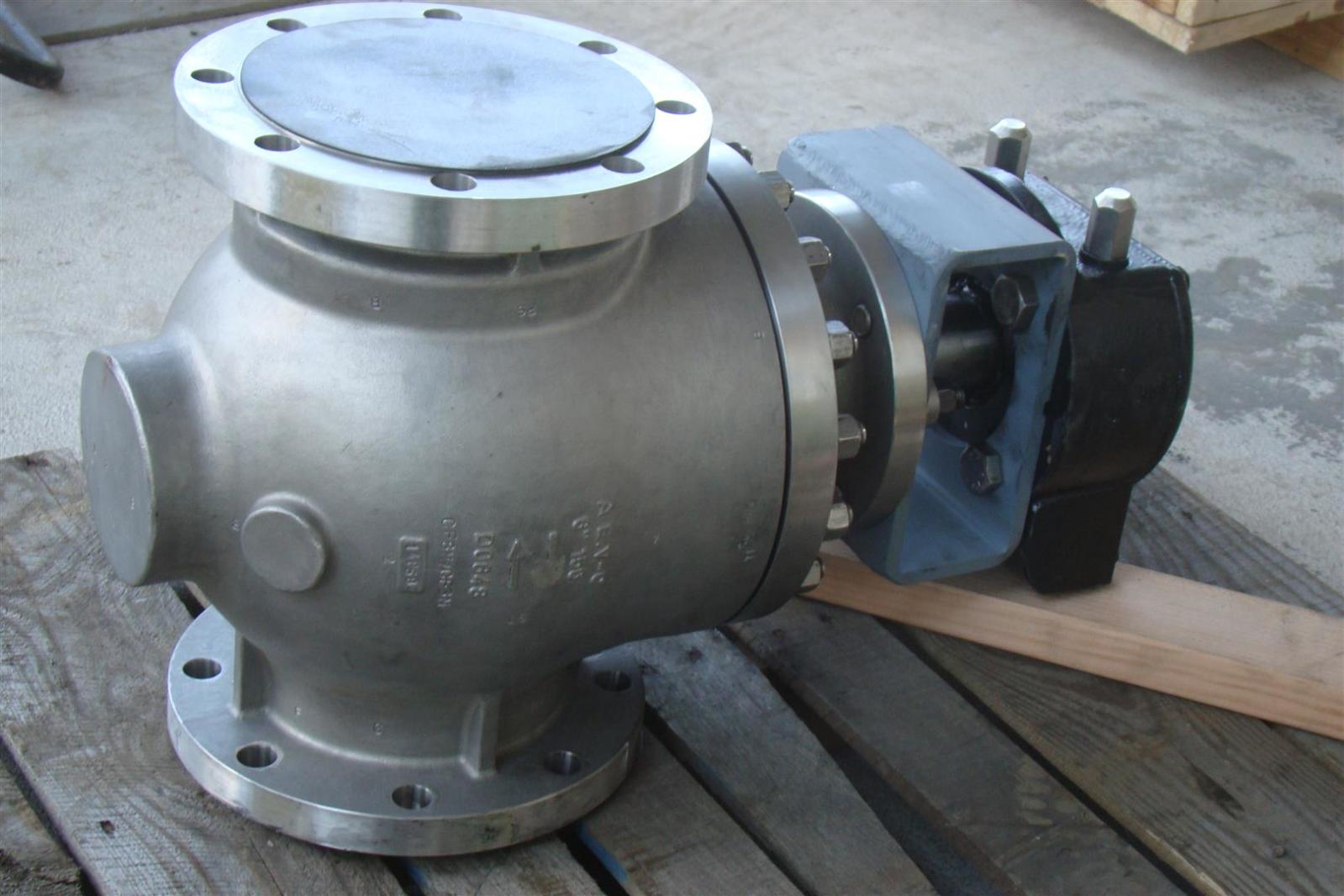 AEV CLASS 150 6" GATE VALVE