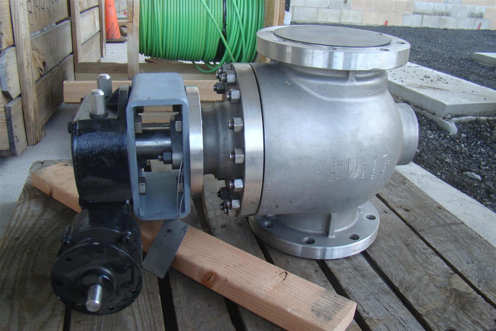 AEV CLASS 150 6" GATE VALVE