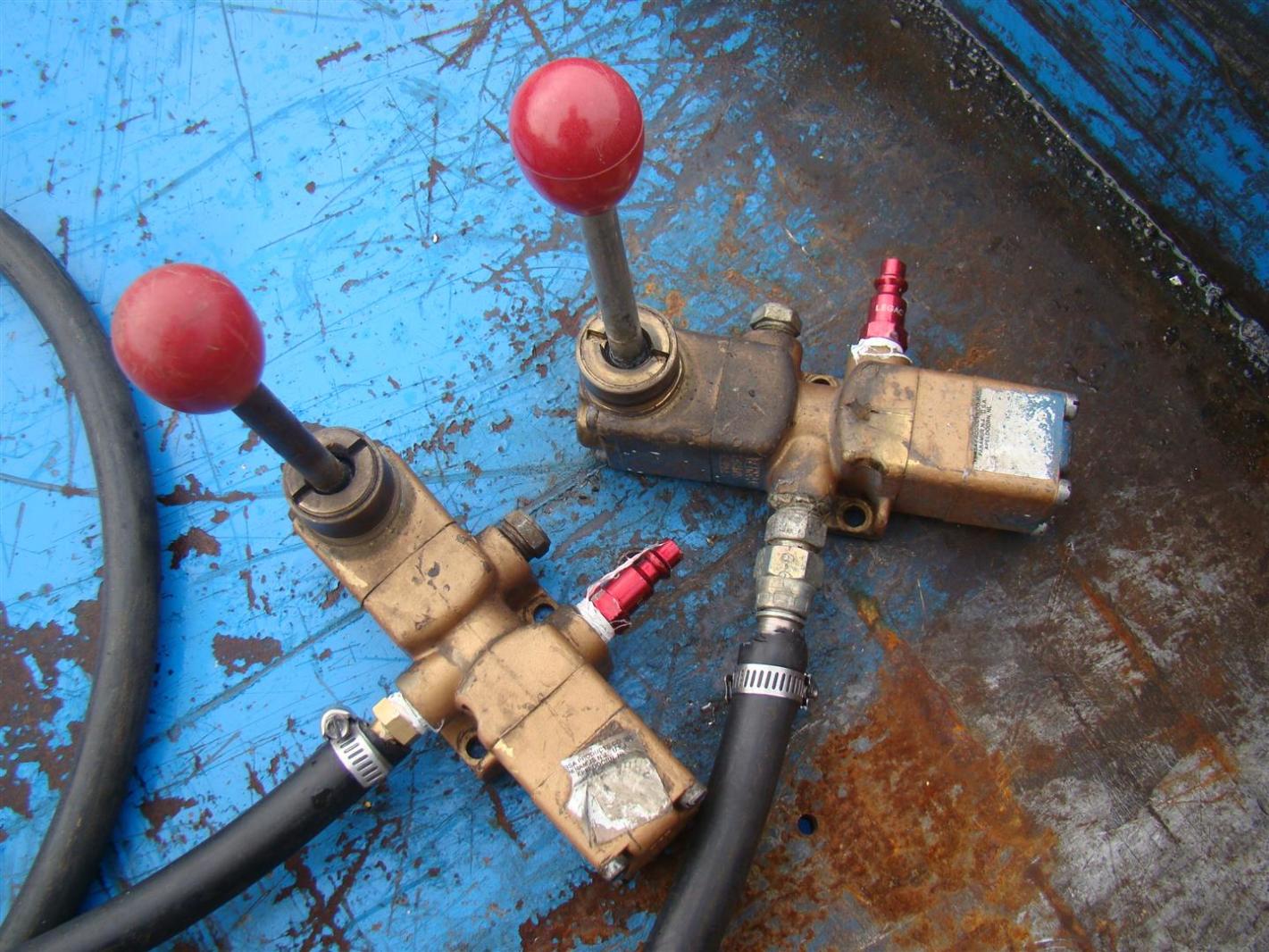 AIR CASTER PNEUMATIC LIFT/TILT TABLE 52" X 40", 33" Lift Height