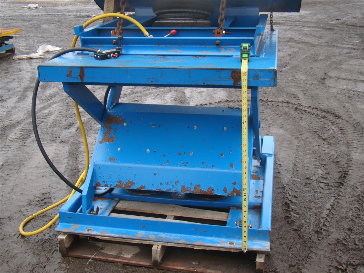 AIR CASTER CORP AIR LIFT/TILT TABLE MODEL 101503 4000LB CAPACITY 40x52