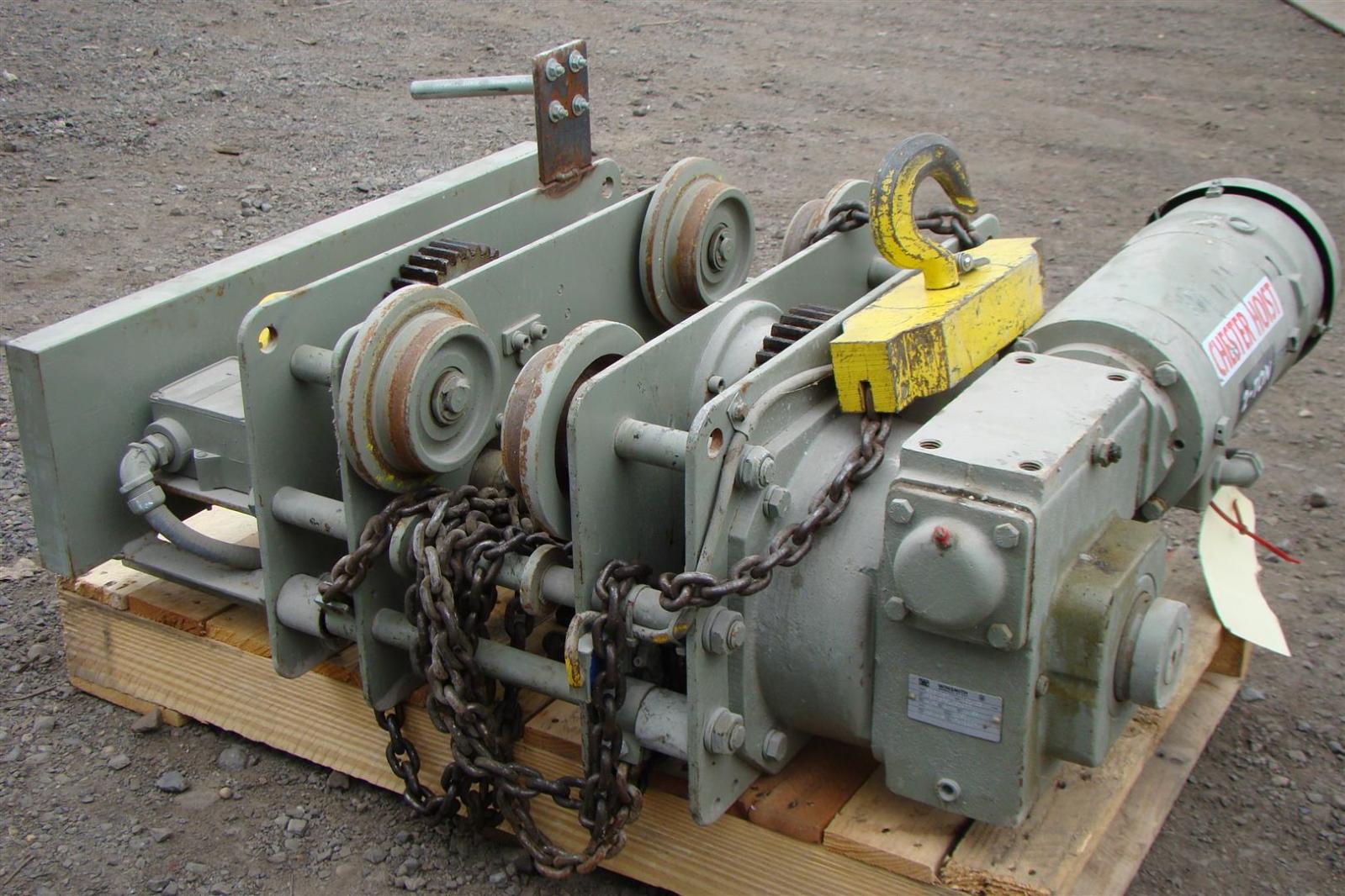 Chester Electric 2 Ton 2 HP 3 Phase Worm Drive Hoist 10' Lift ELP1530