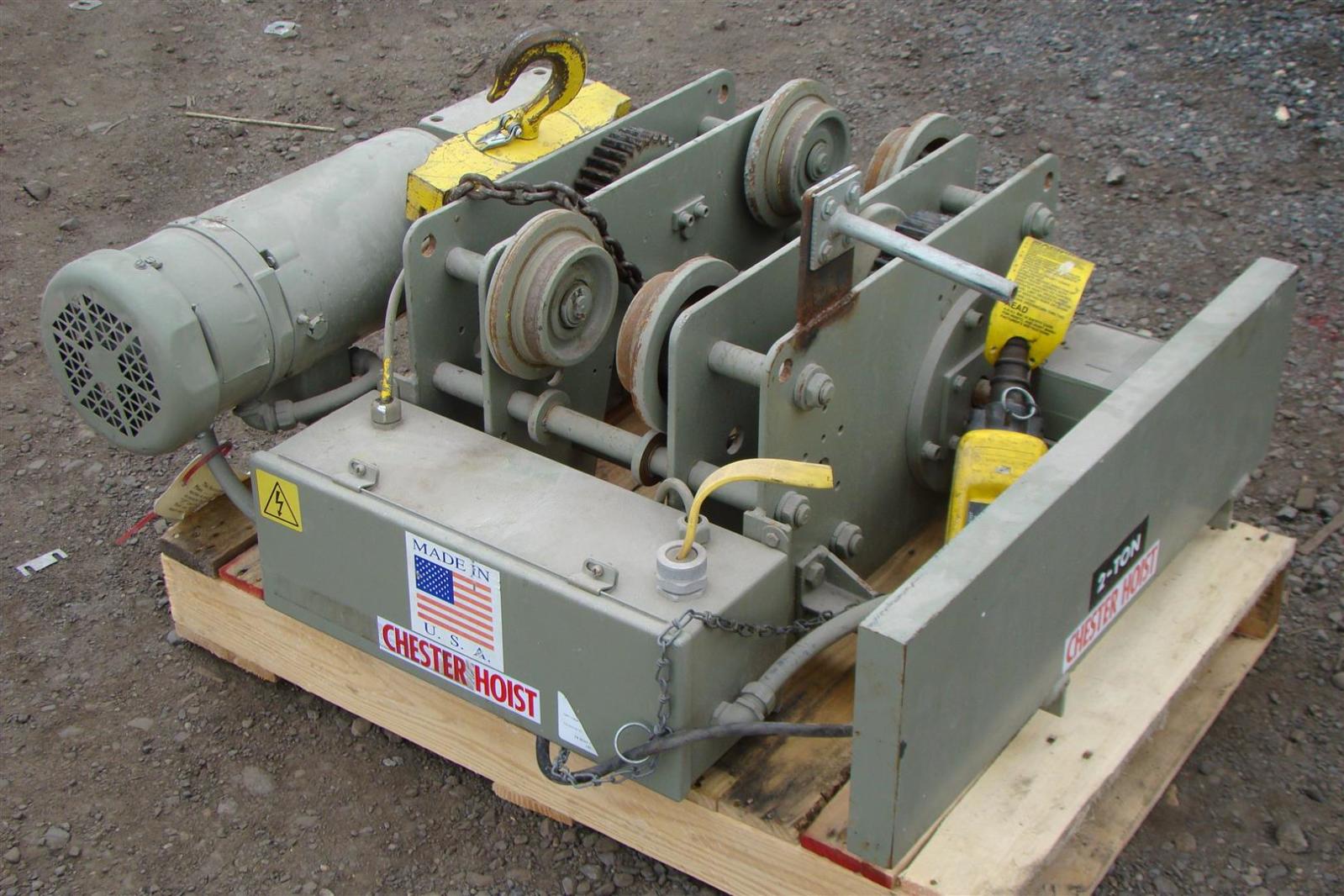 Chester Electric 2 Ton 2 HP 3 Phase Worm Drive Hoist 10' Lift ELP1530
