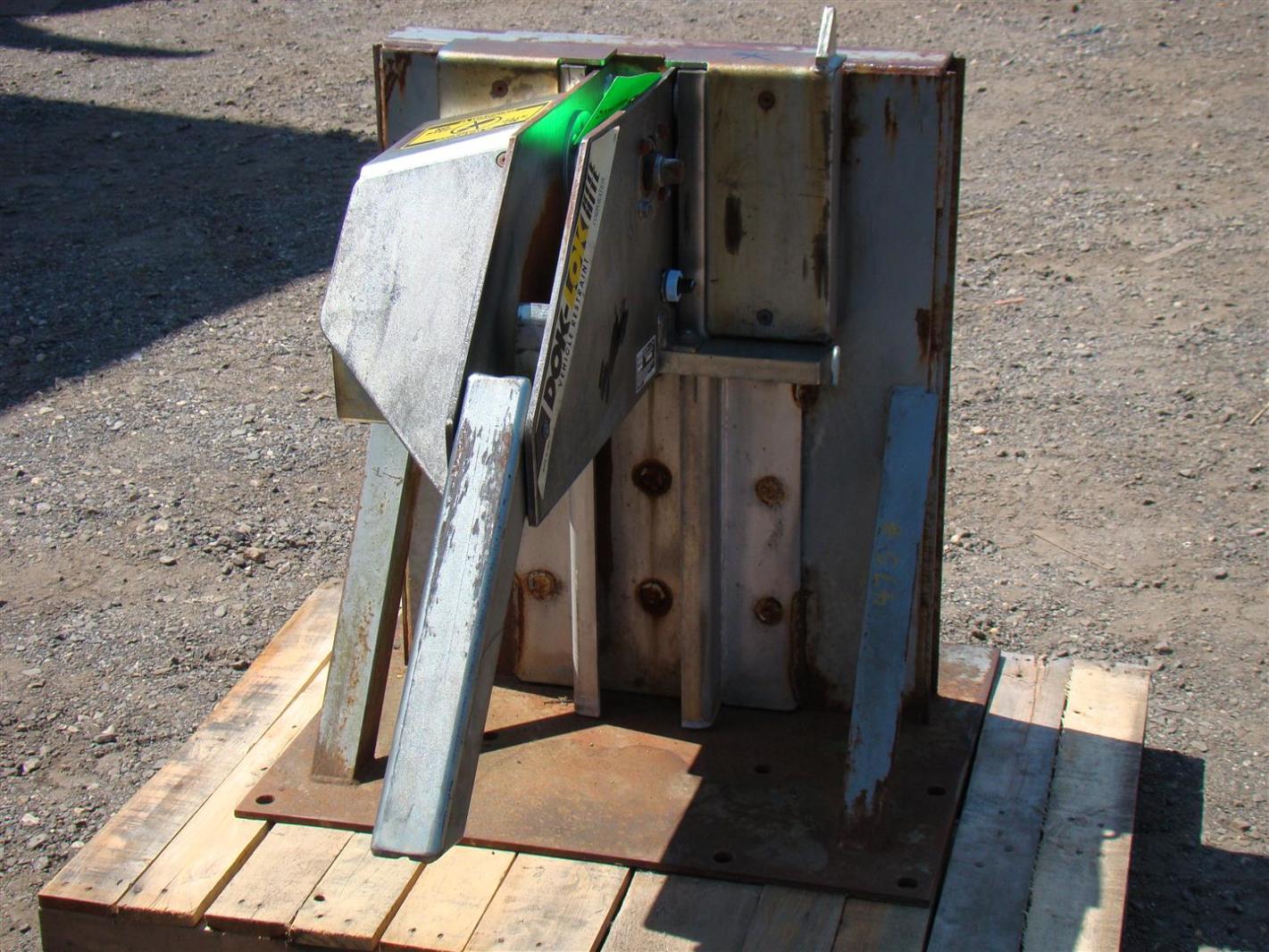 Rite Hite DOKLOK Loading Dock Truck Vehicle Restraint LDL500 eBay