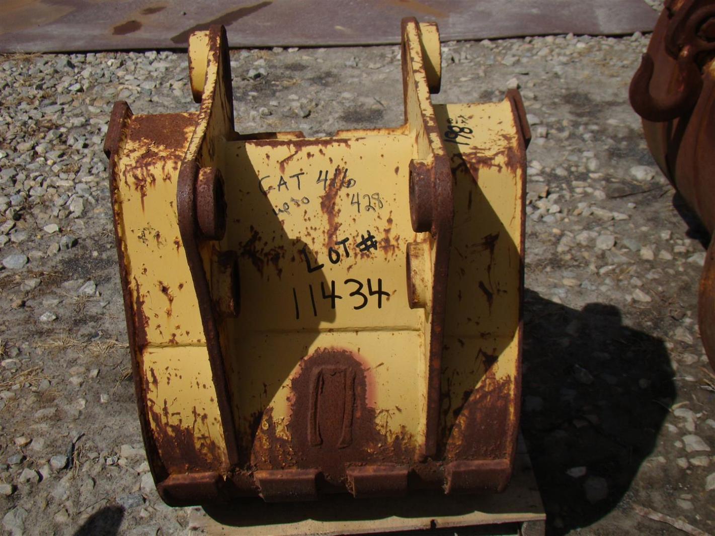 24" Backhoe Bucket 50mm & 45mm Pins Caterpillar 416 Loader eBay