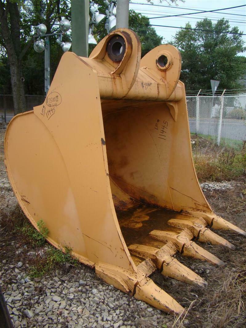 Liebherr 72" Excavator Bucket 5.5 Cubic Yard 120mm Pins 9387890 R974 eBay