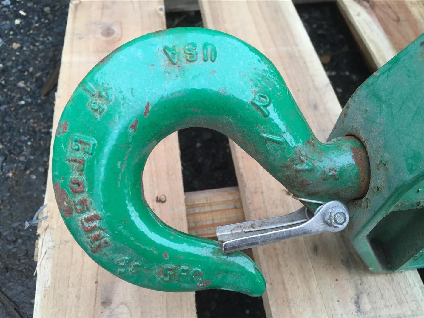 Greenlee Hook Type Cable Sheave Pulley 8000 Capacity 18" Dia. X 6