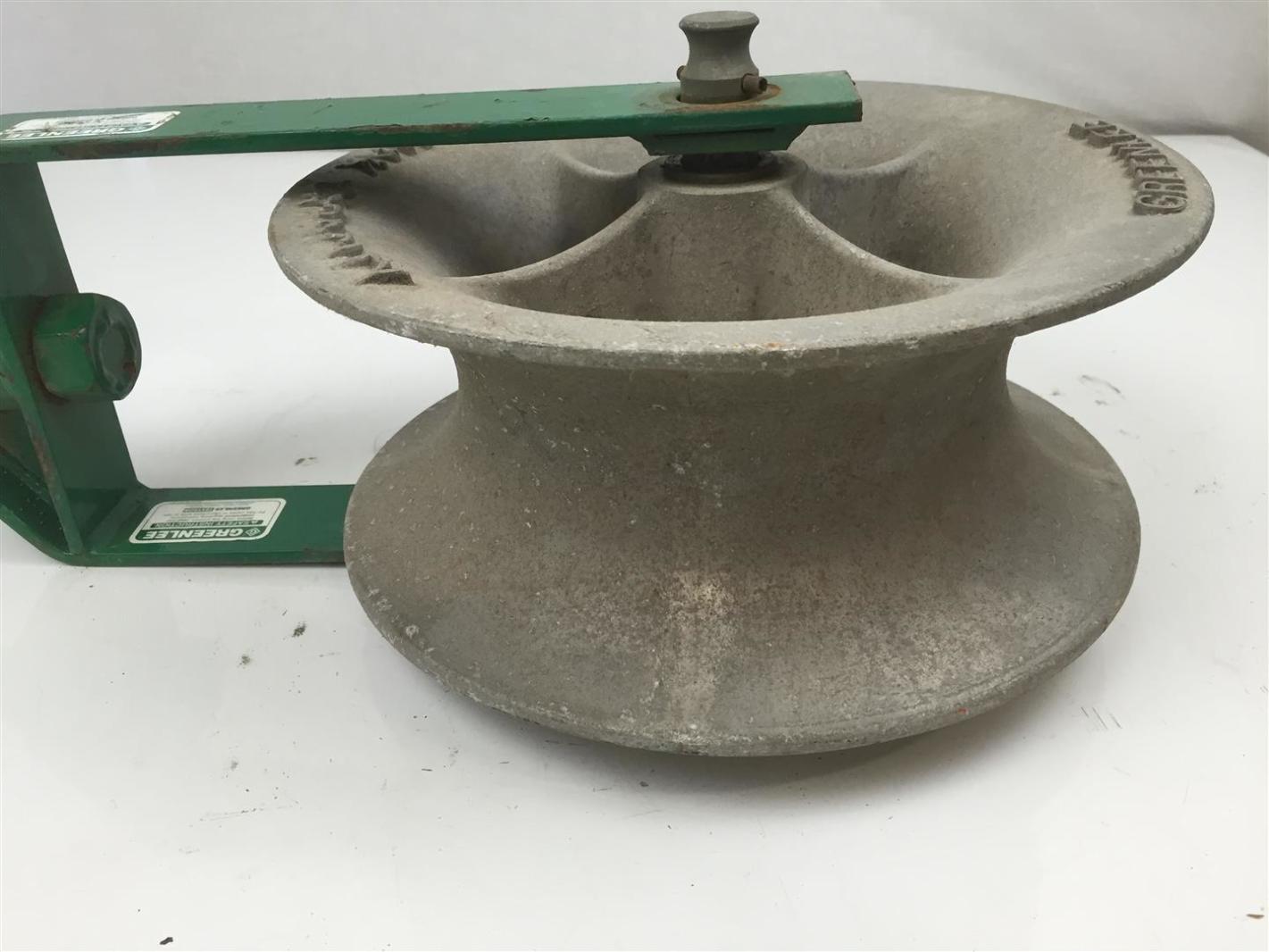 Greenlee Hook Type Cable Sheave Pulley 8000 Capacity 11.5" Dia. X 5