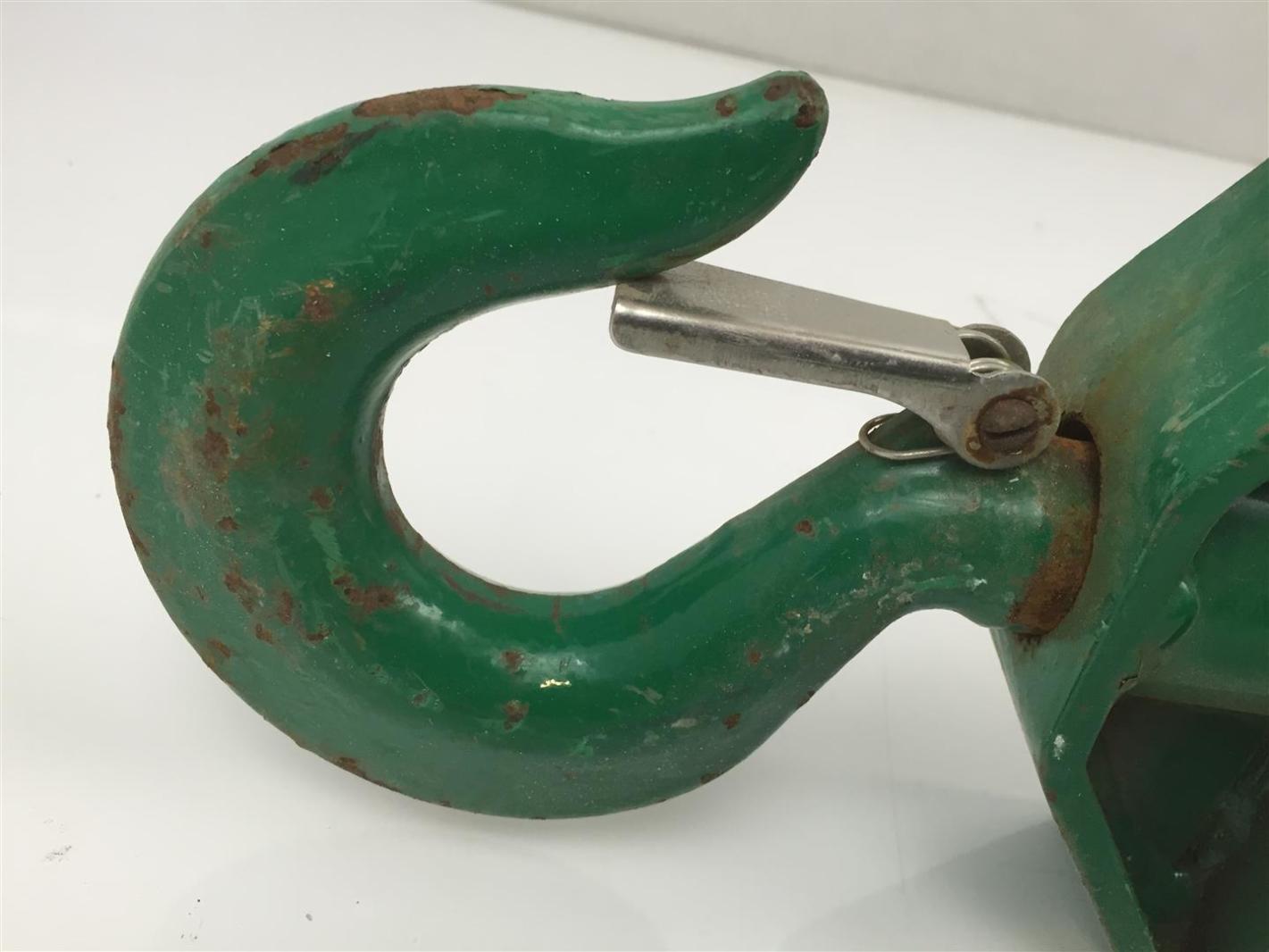 Greenlee Hook Type Cable Sheave Pulley 8000 Capacity 11.5" Dia. X 5