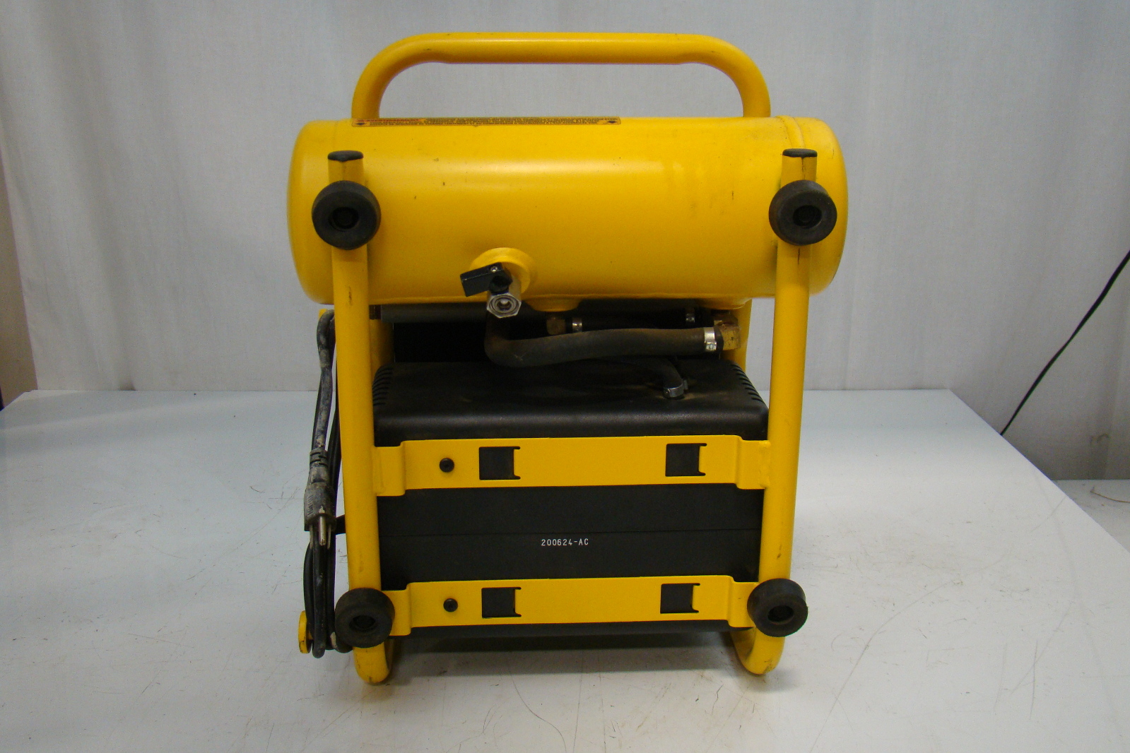 Dewalt 1 Gallon 120V Emglo Air Compressor D55140 eBay