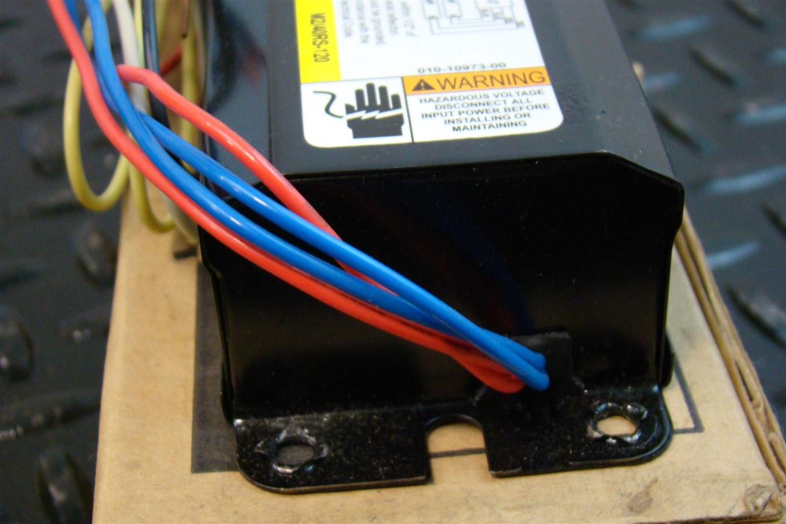 Universal Lighting Technologies F40T12 Ballast 120V 60Hz R2S40TP 446