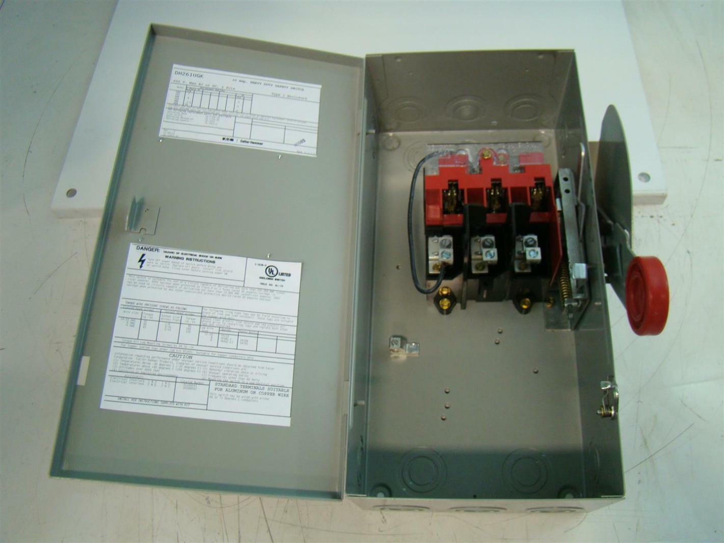 Eaton Cutler Hammer Heavy Duty Safety Switch 30 Amp 600V 2 Pole