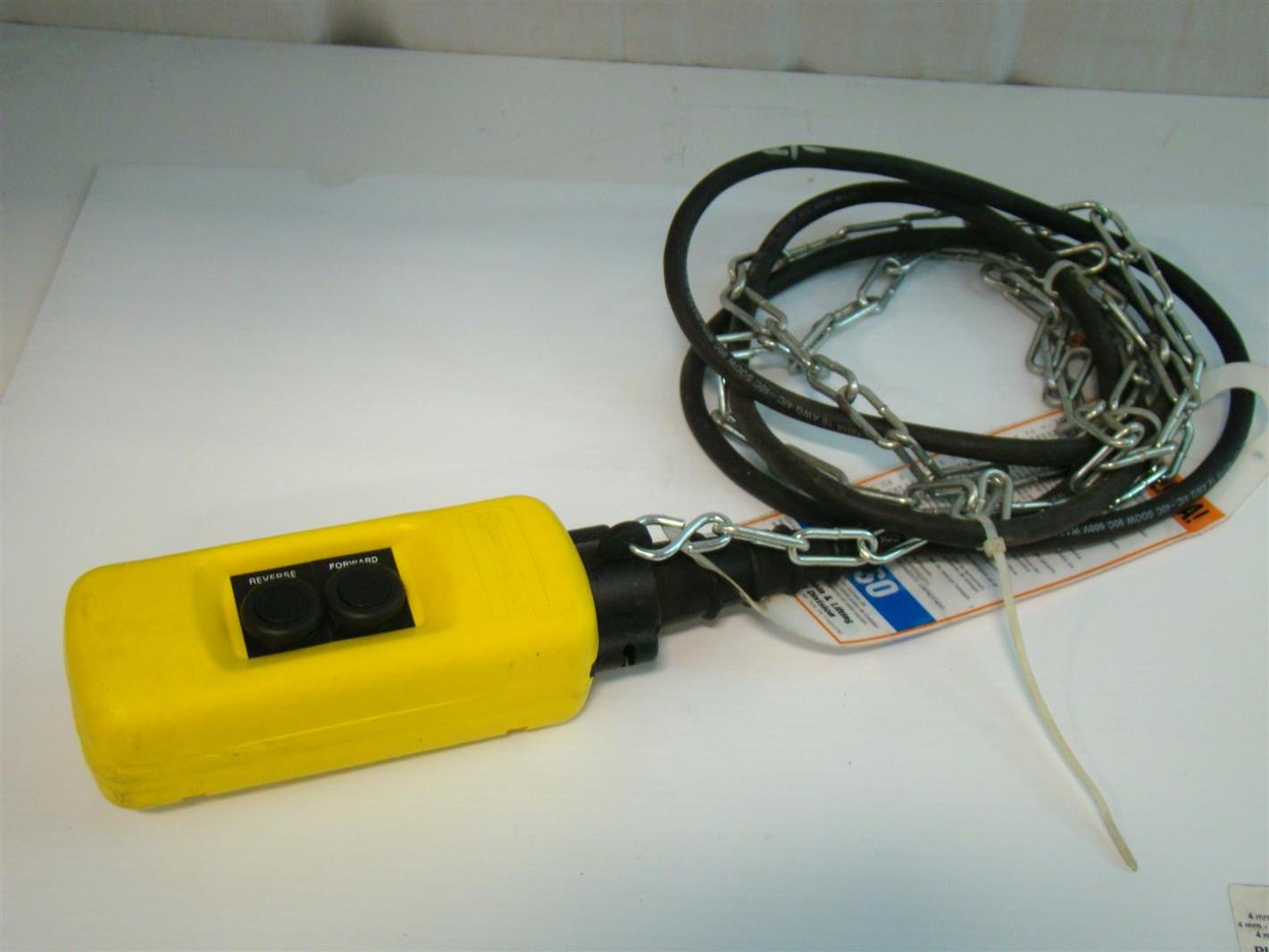 ACCO Telemecanique Hoist Pendant 240Vmax 2,6Wmax A600Q600 02H7 XACA