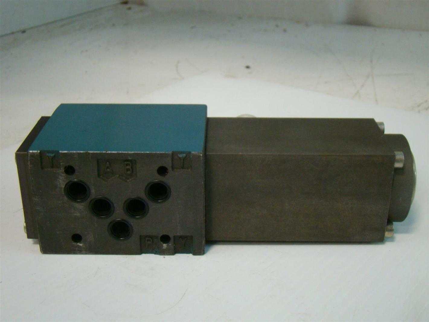 Bosch Rexroth Hydraulic Proportional Directional Control Valve 0 831