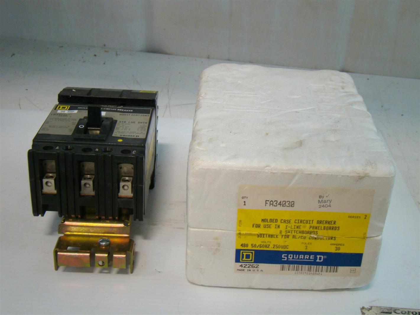 ags121-square-d-circuit-i-line-breaker-480v-30amps-3-poles-42262-fa34030-2.jpg