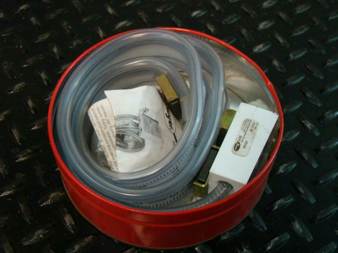 Dwyer Slack Tube 50psi Manometer 121136