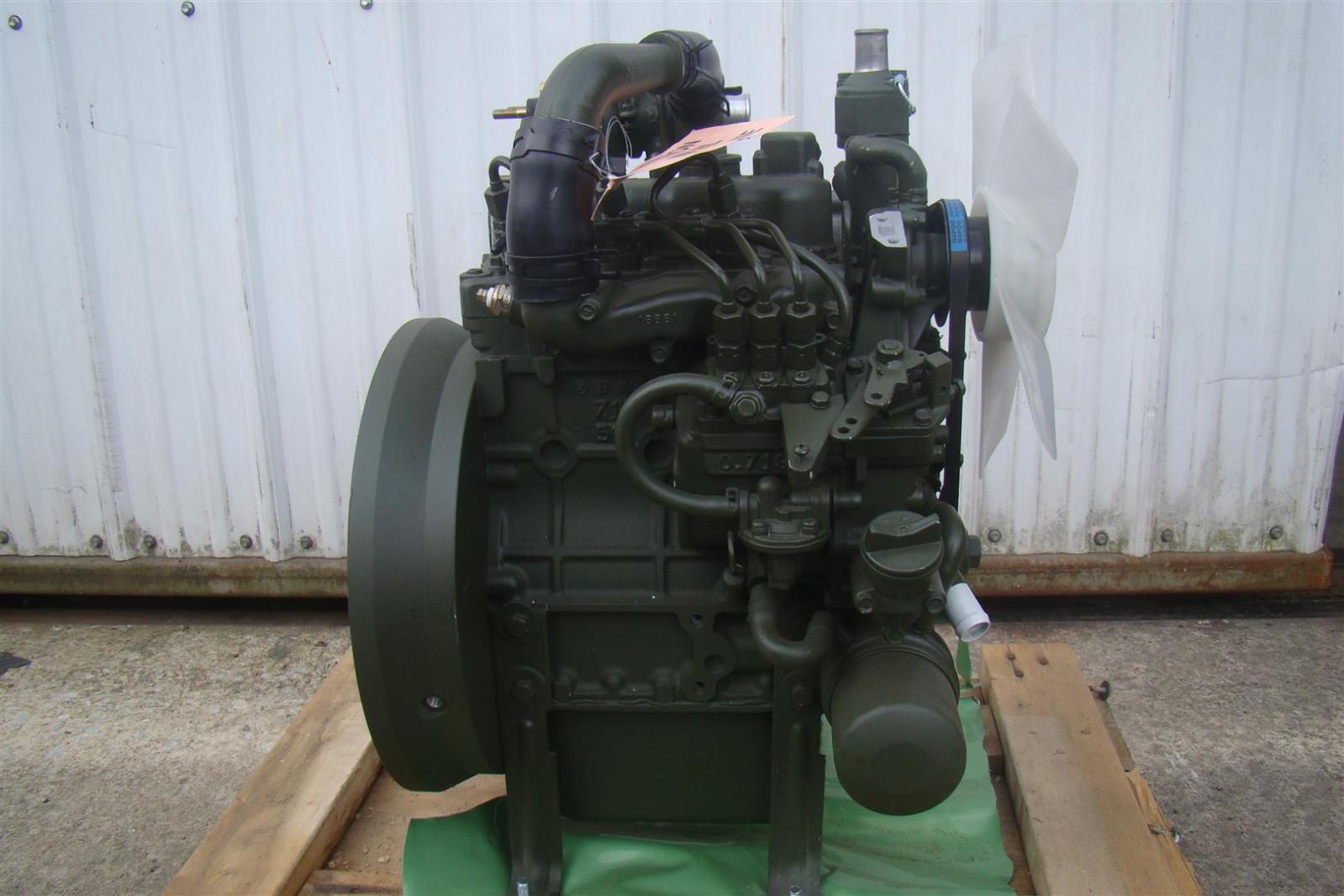 KUBOTA Turbo Diesel Engine Model D7222 20HP Complete, With Starter and