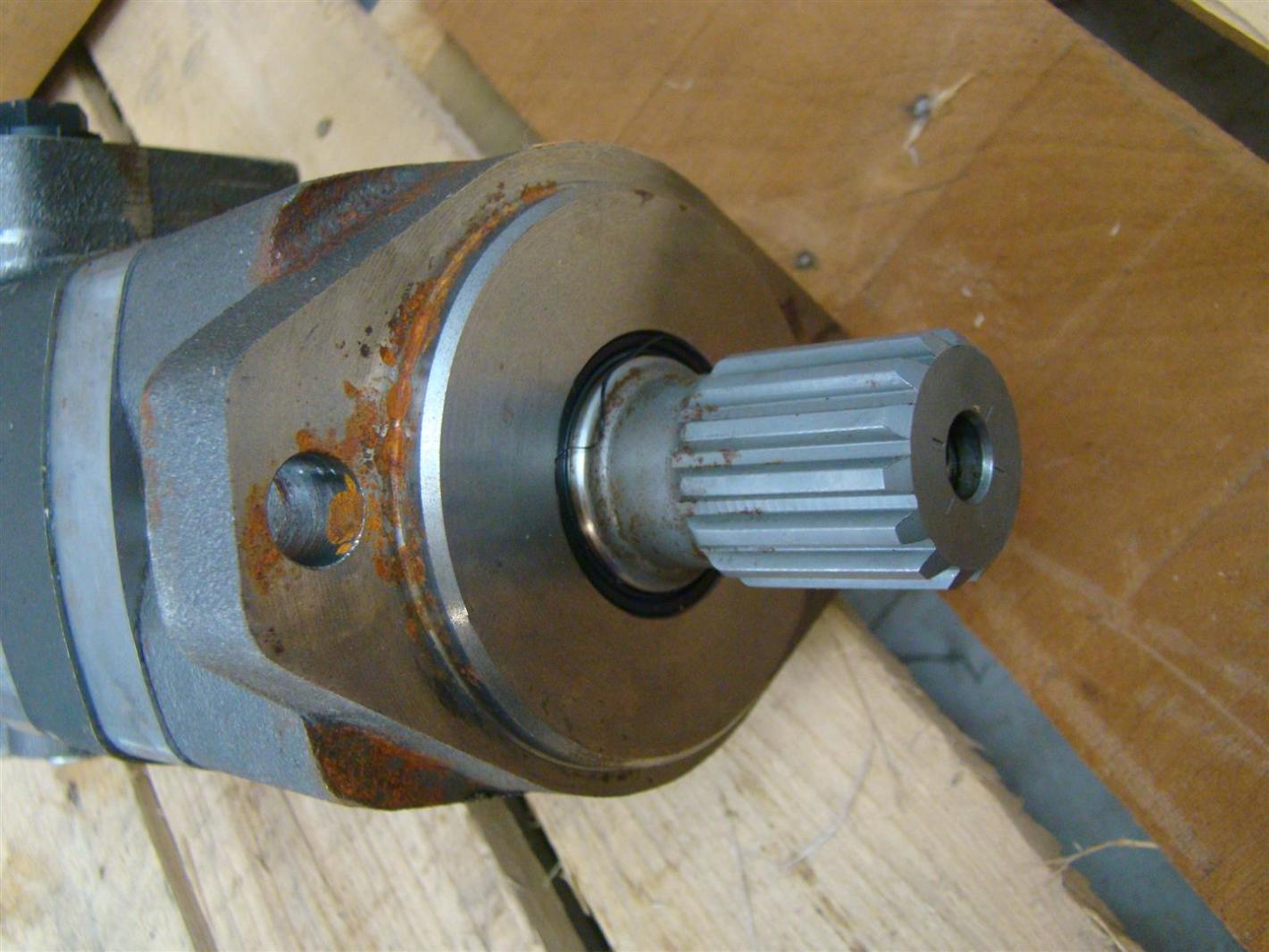 CHARLYNN HYDRAULIC MOTOR 1.24" SHAFT 26004 eBay