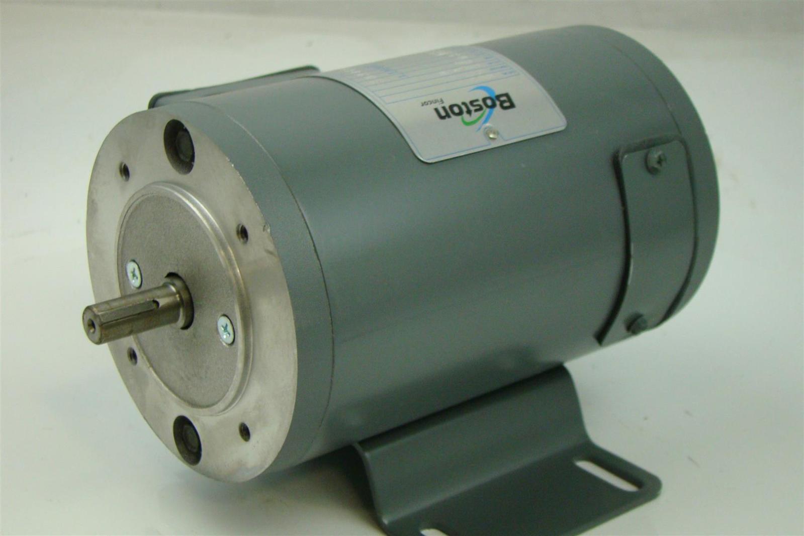 Boston Gear DC Electricric Motor 90V, 2.5A 1/4Hp, Shaft 1.25" X .5"Dia