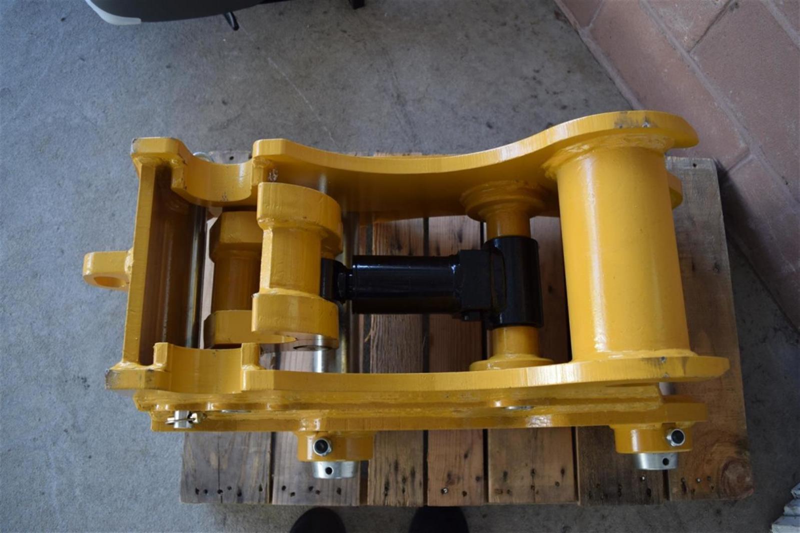 Excavator Quick Connect Hydraulic Coupler CAT 315 (70mm PINS) eBay